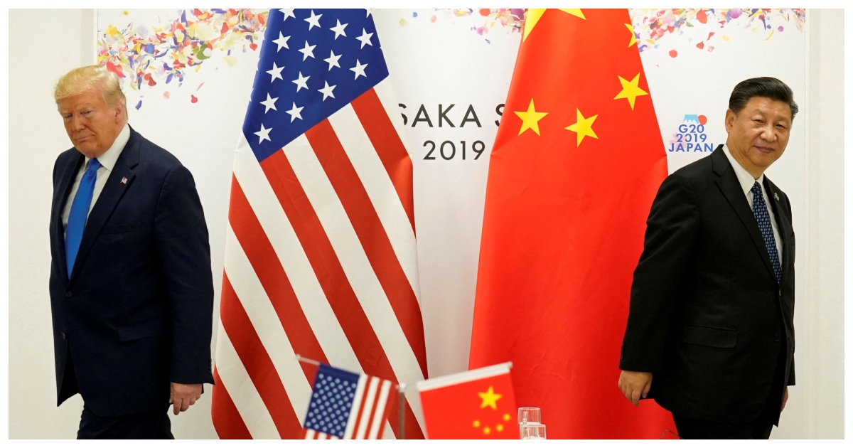 ডনাল্ড ট্রাম্প(বাঁ পাশে) ও চীনের প্রেসিডেন্ট শি জিনপিং